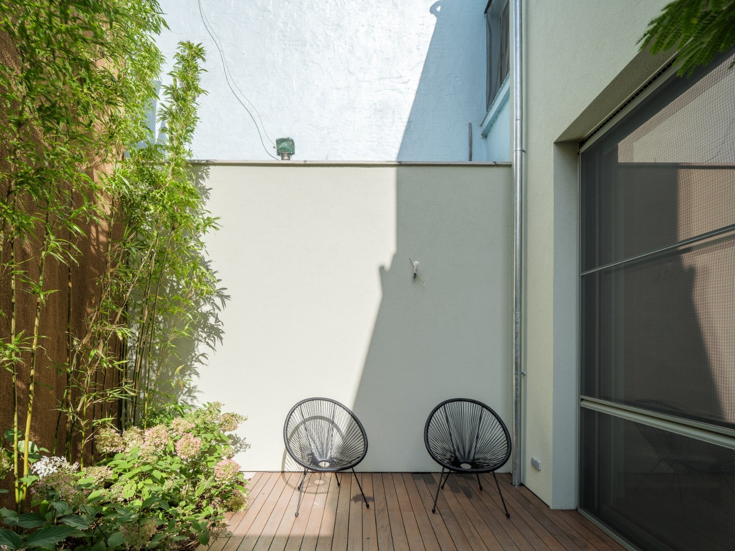 Luxuriously renovated townhouse with stylish green patio in Gentbrugge. - photo 5