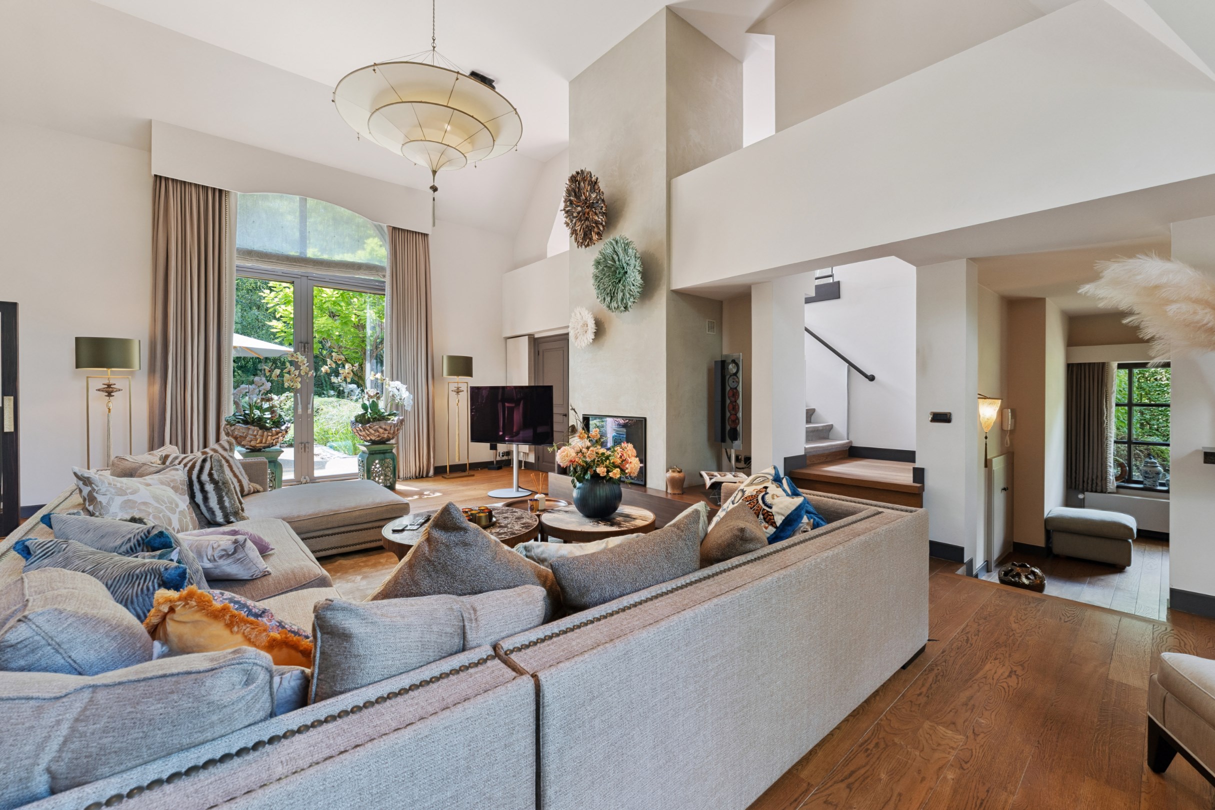 Villa exclusive en emplacement de premier choix sur 6 534m². - photo 3