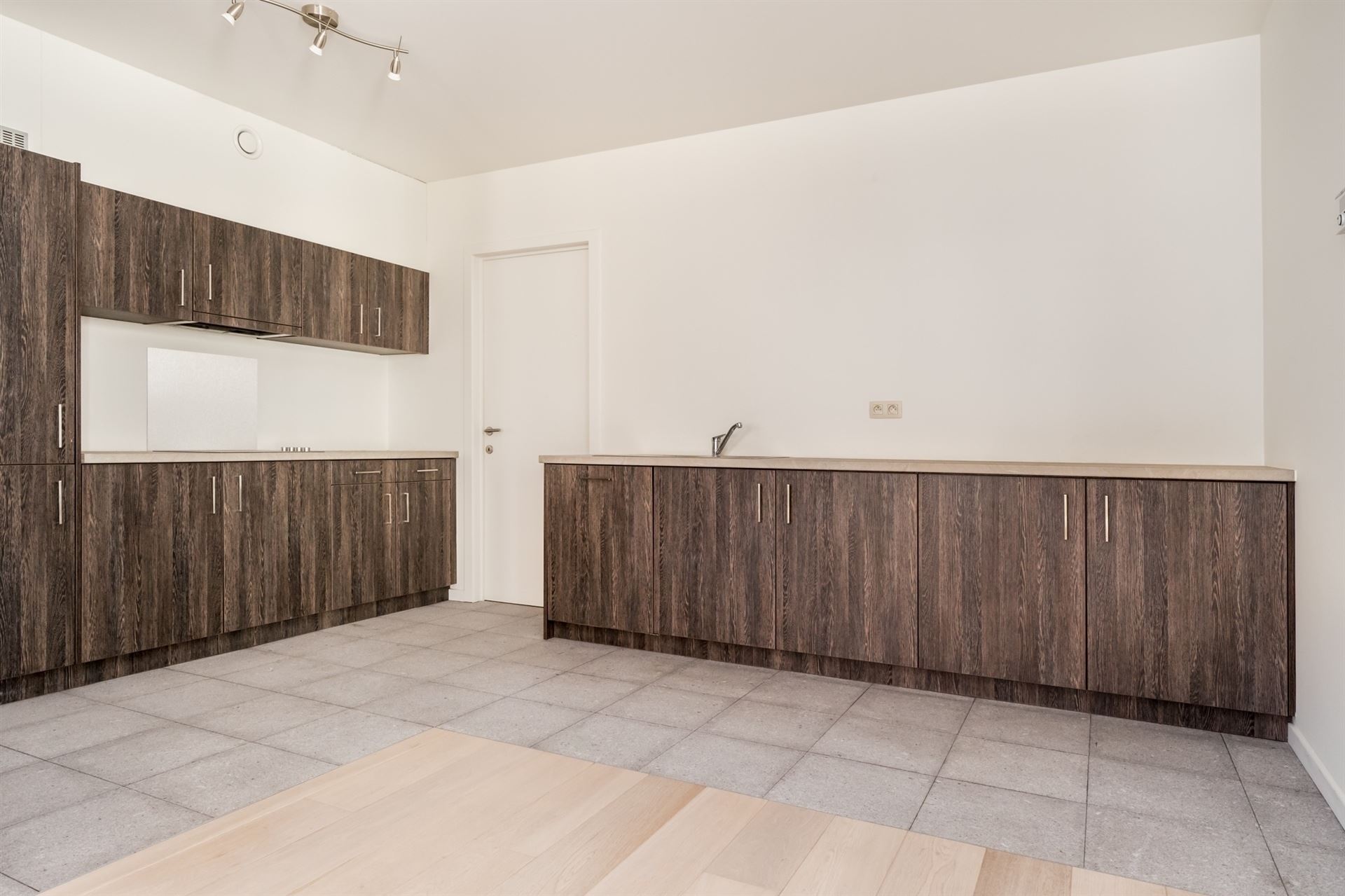 Beautiful, bright apartment with 3 bedrooms and terrace - photo 4