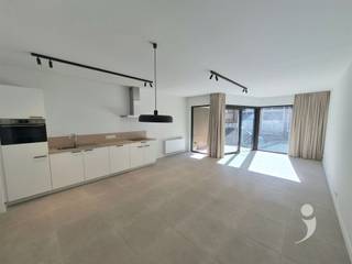 <p><span>Appartement spacieux de 2 chambres </span></p>