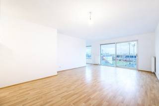 MOLENBEEK-SAINT-JEAN. Bel appartement de +/- 99 m² situé au 4ème étage, 2 chambresAu 4ième étage : * Hall d'entrée * Living de ± 30m² accès à la...