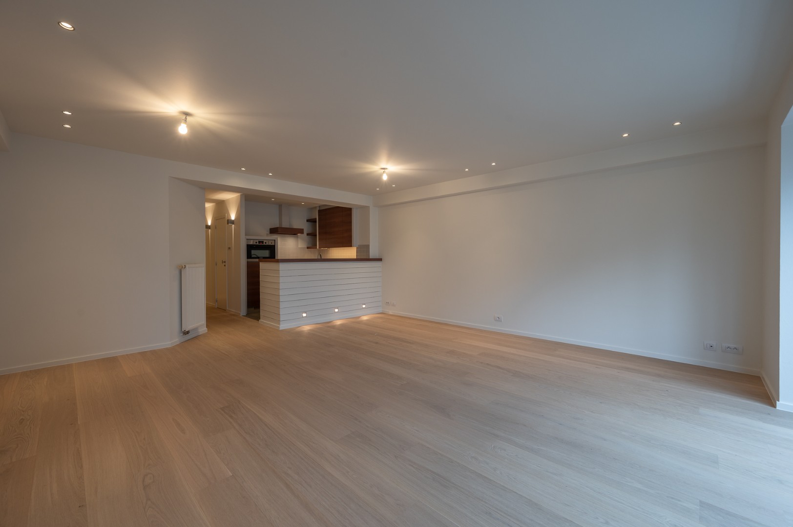 Prachtig instapklaar, lichtrijk appartement gelegen op de Lippenslaan pal in het centrum met 2 grote slaapkamers. - photo 5