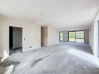Mogelijkheid tot aankoop à 6% BTW!STIJLVOLLE NIEUWBOUWWONING (BEN-WONING) met ideale ligging tussen het CENTRUM VAN GAVERE EN DE N60. Deze RUIME...
