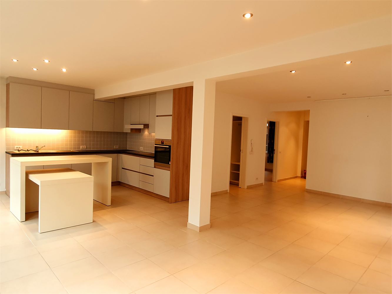 Apartment for rent in Bruges with 2 bedrooms - photo 3