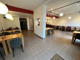 Uit te baten polyvalente ruimtes in centrum Balen!Altijd al op zoek geweest naar een project waarvoor u alvast een duwtje in de rug krijgt? Dan bent...