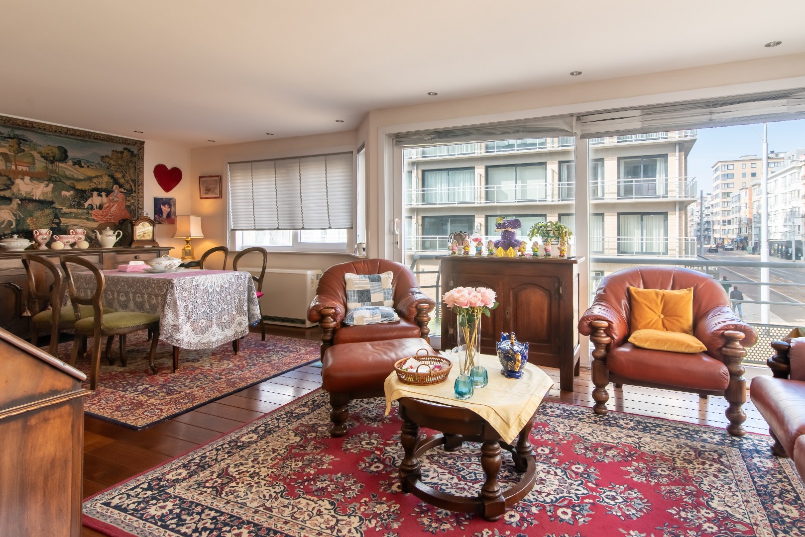 Cozy corner apartment with a sea view from the second line. - photo 4