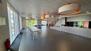 À Kolonel Begaultlaan 1C, 3012 Leuven, découvrez des espaces de bureaux avec archives à louer, disponibles en deux formules : 500 m² ou 1000 m².Le...