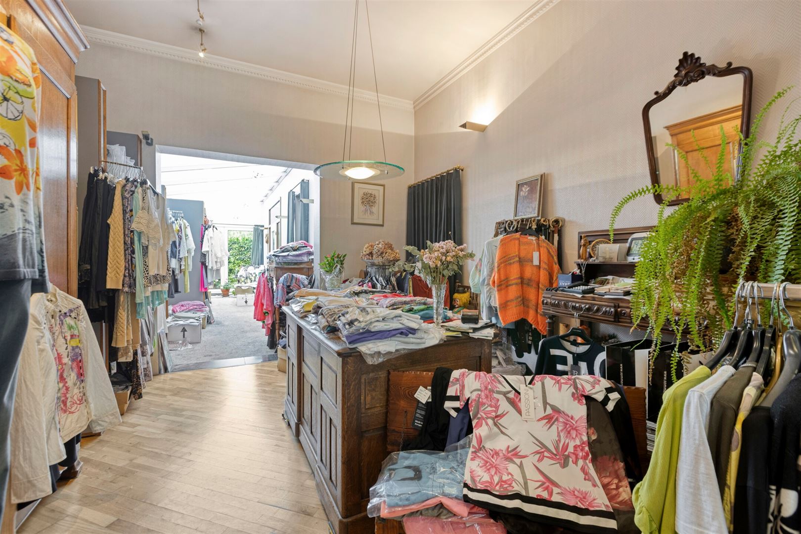 TE KOOP: Handelshuis met ruime woonst in het centrum van Leopoldsburg! - foto 4
