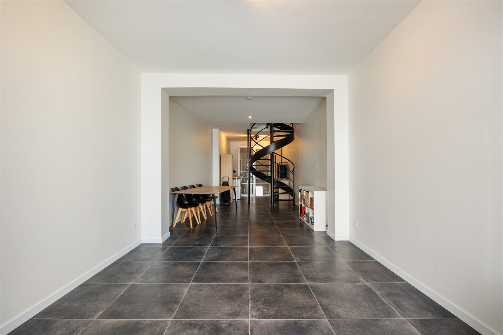 CHARMANTE STADSWONING 158M² MET MOG. GROOT TERRAS - foto 3