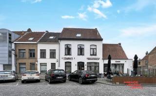Deze horecazaak met unieke gevel is perfect gelegen in het toeristische hart van de Brugse binnenstad. Dit charmante pand biedt een unieke kans...