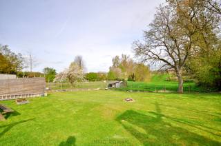 Nabij de Hotond treffen we deze gezellige woning! Uitstekend gelegen met in de nabijheid gewestweg N60 en een vlotte bereikbaarheid naar Ronse,...