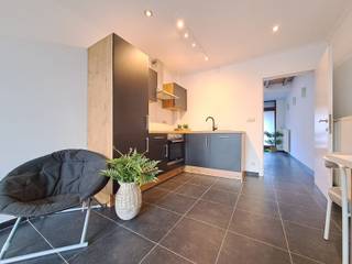 Deze kantoorruimte is voorzien van parking voor de deur, voorplaats die ook als wachtruimte kan dienen, 3 kantoorruimten waarvan 1...