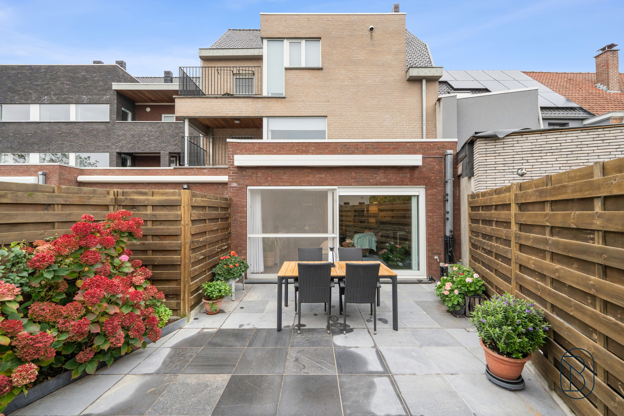 Recent appartement met terras, parkeerplaats én garage.  - foto 4