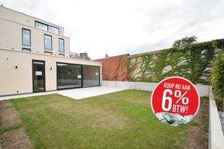 --- 21% BTW? DAT IS PASSÉ! KOOP NU AAN 6% BTW! ------ BESPAAR TIENDUIZENDEN EURO'S !!! ---In het centrum van Houthulst bevindt zich deze...
