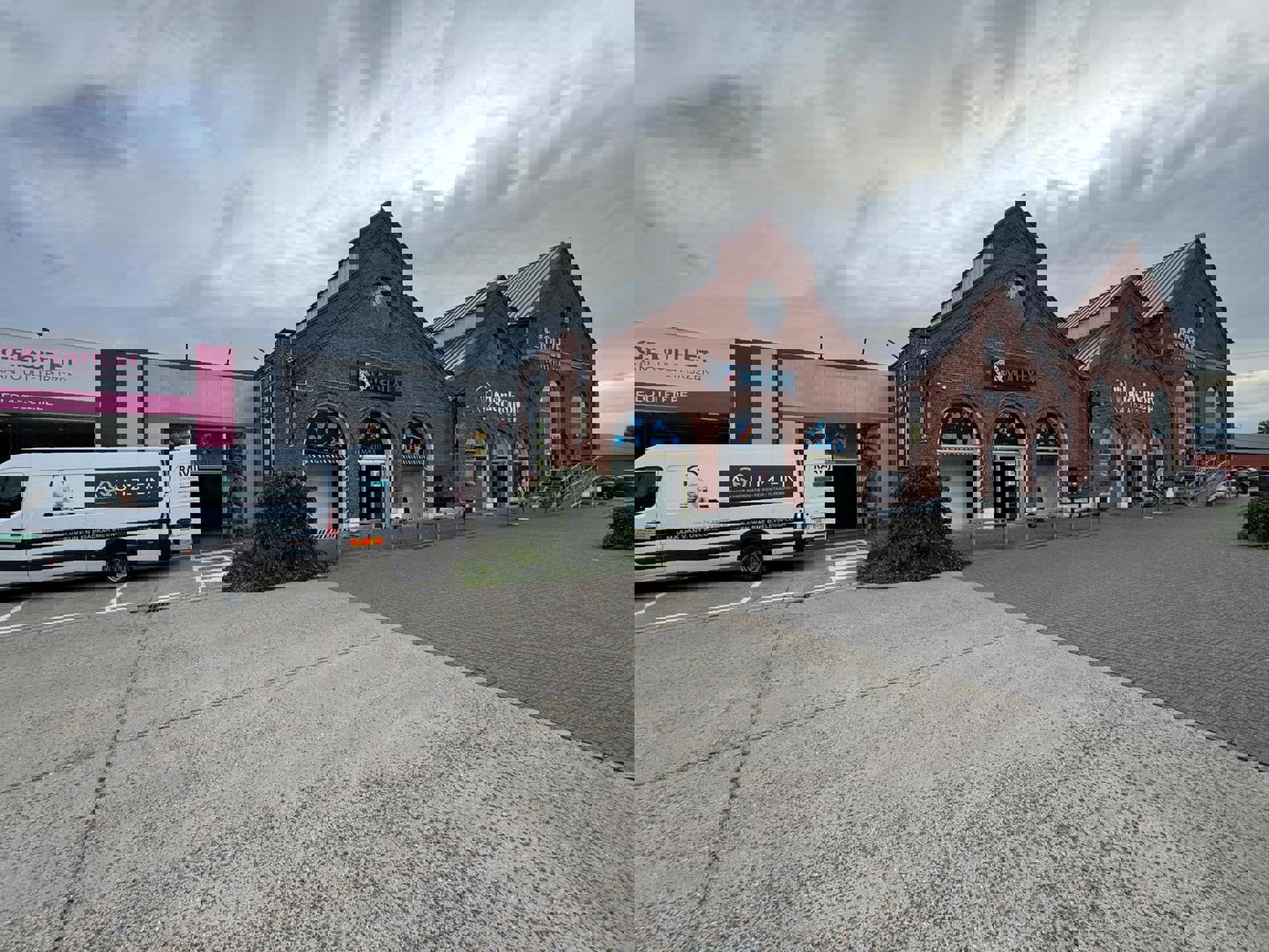 Showroom/baanwinkel te huur in Dendermonde - foto 2