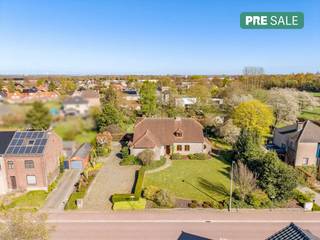 Ontdek deze uitzonderlijke woning in Diepenbeek, waar rust en privacy op een riant perceel samenkomen met een toplocatie op wandelafstand van...