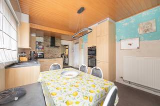Te renoveren woning 3 slpk en ruime tuin gelegen in een groene en landelijke omgeving van Lichtaart. EPC 520 kWh/m² Elektriciteit =...