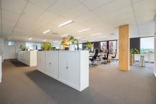 Kantoren gelegen op supercentrale ligging in Aartselaar met een vlotte bereikbaarheid.Kantoor geniet een totale oppervlakte van +/- 715 m² en is...