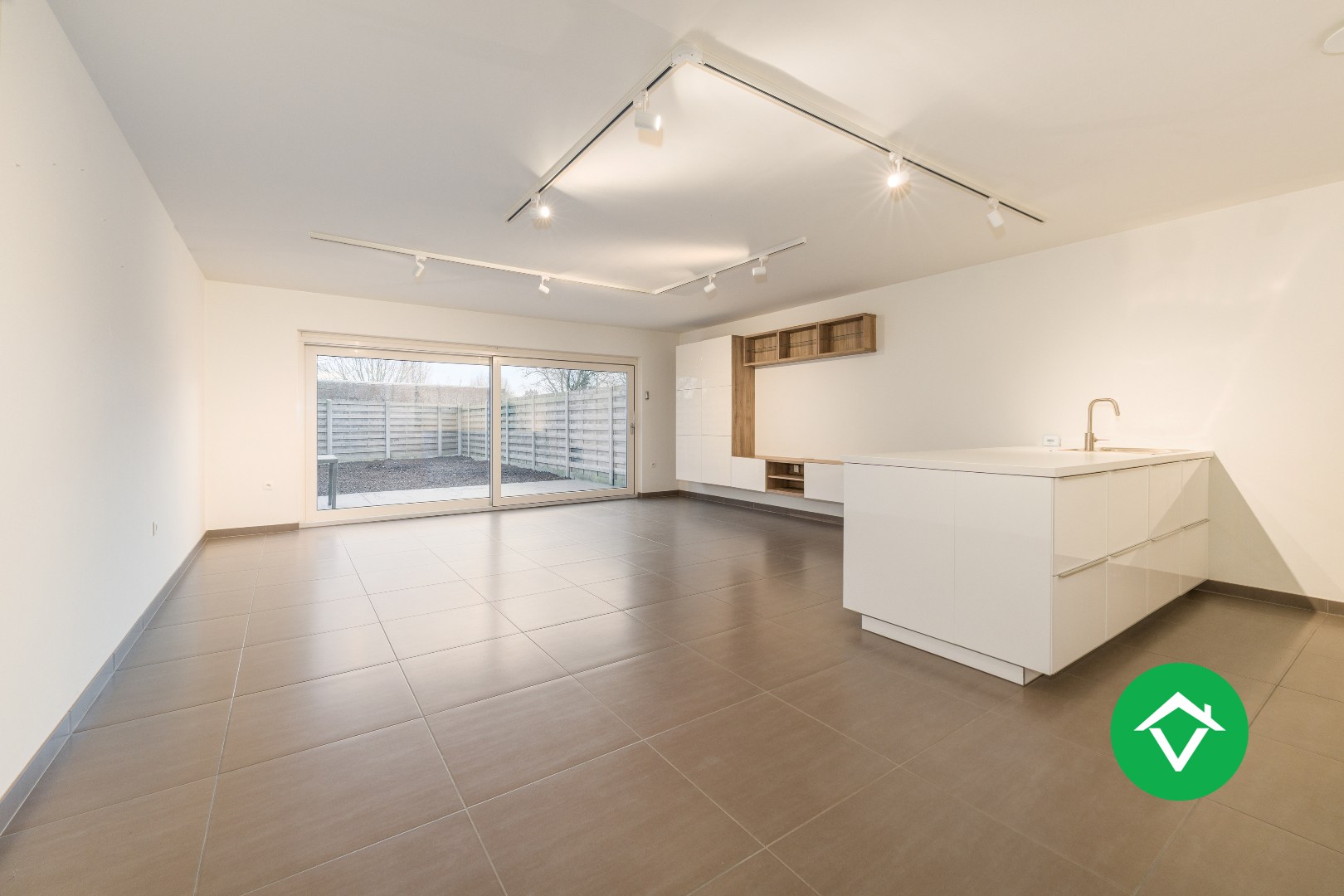 Instapklare energiezuinige woning (2018) met garage en tuin in Zevekote - foto 4