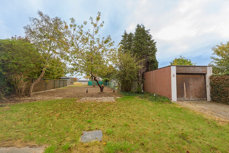 Te renoveren woning met veel potentieel in hartje Deerlijk - photo 4