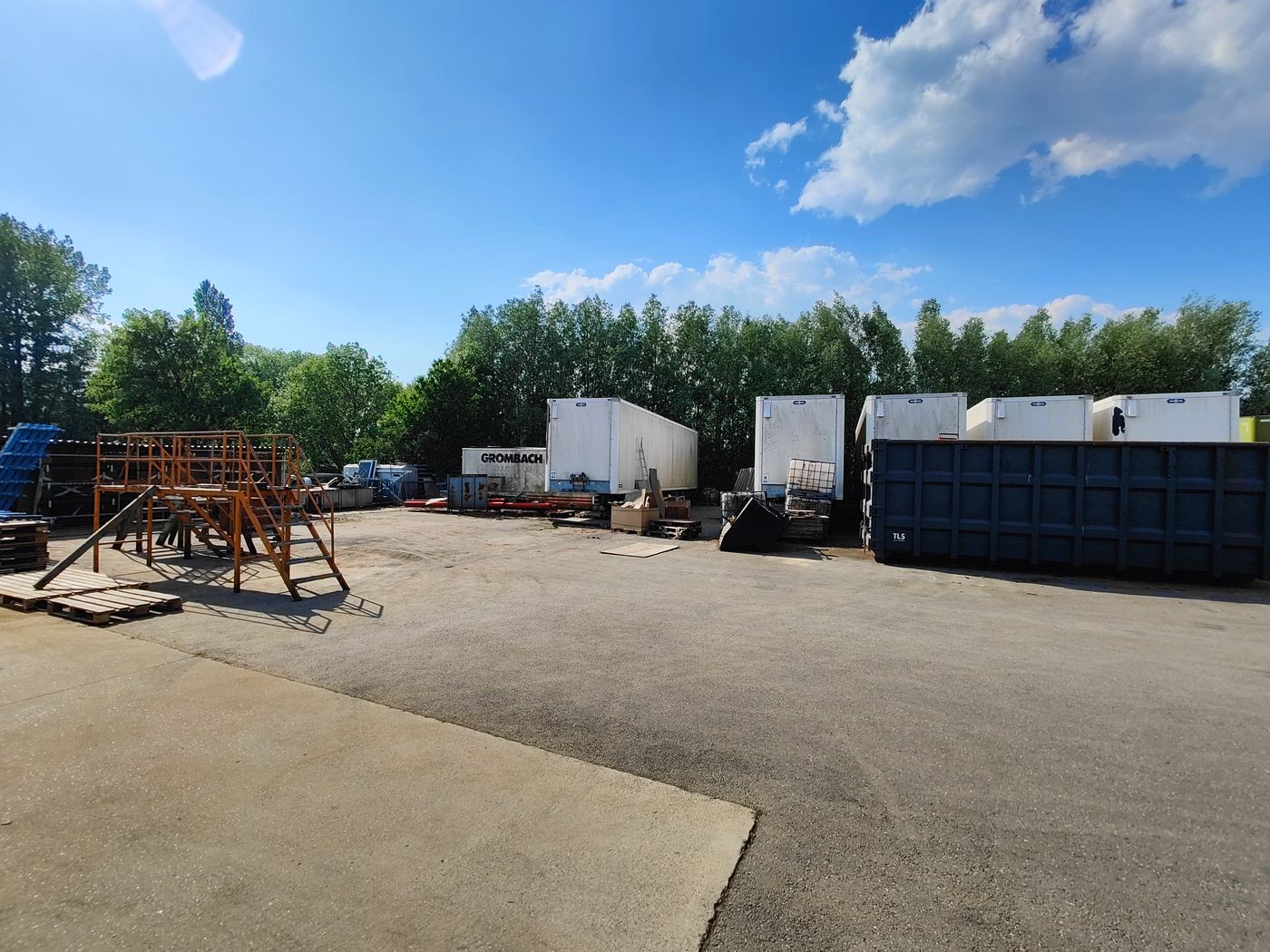 Magazijn van 400 m² met woning van 229 m² op een perceel van 3.629 m² te koop in Zedelgem - foto 4