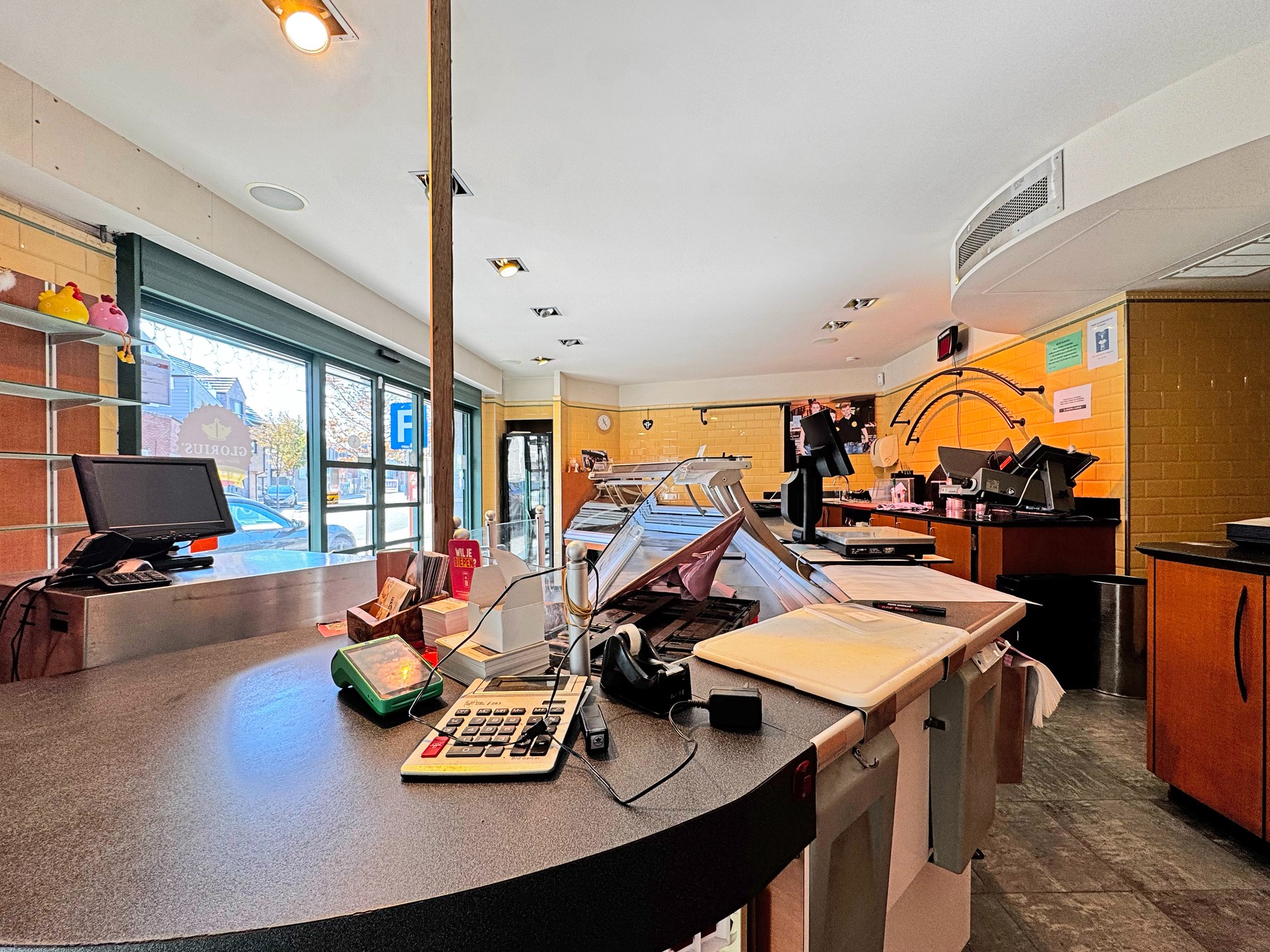 Woning en handelspand (beenhouwerij) + recent 2 slaapkamer appartement - foto 2