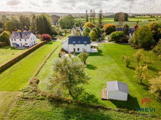 Véritable coup de cœur dans la vallée de l’Attert ! Située dans une voie sans issue menant à des champs et des bois dans le village de Lottert,...