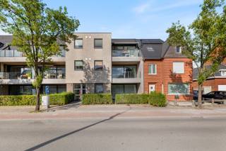 📍 Rijksweg 344, 8710 WielsbekeDit instapklare appartement (bouwjaar 2008) combineert modern wooncomfort met een energiezuinige score (EPC A)...