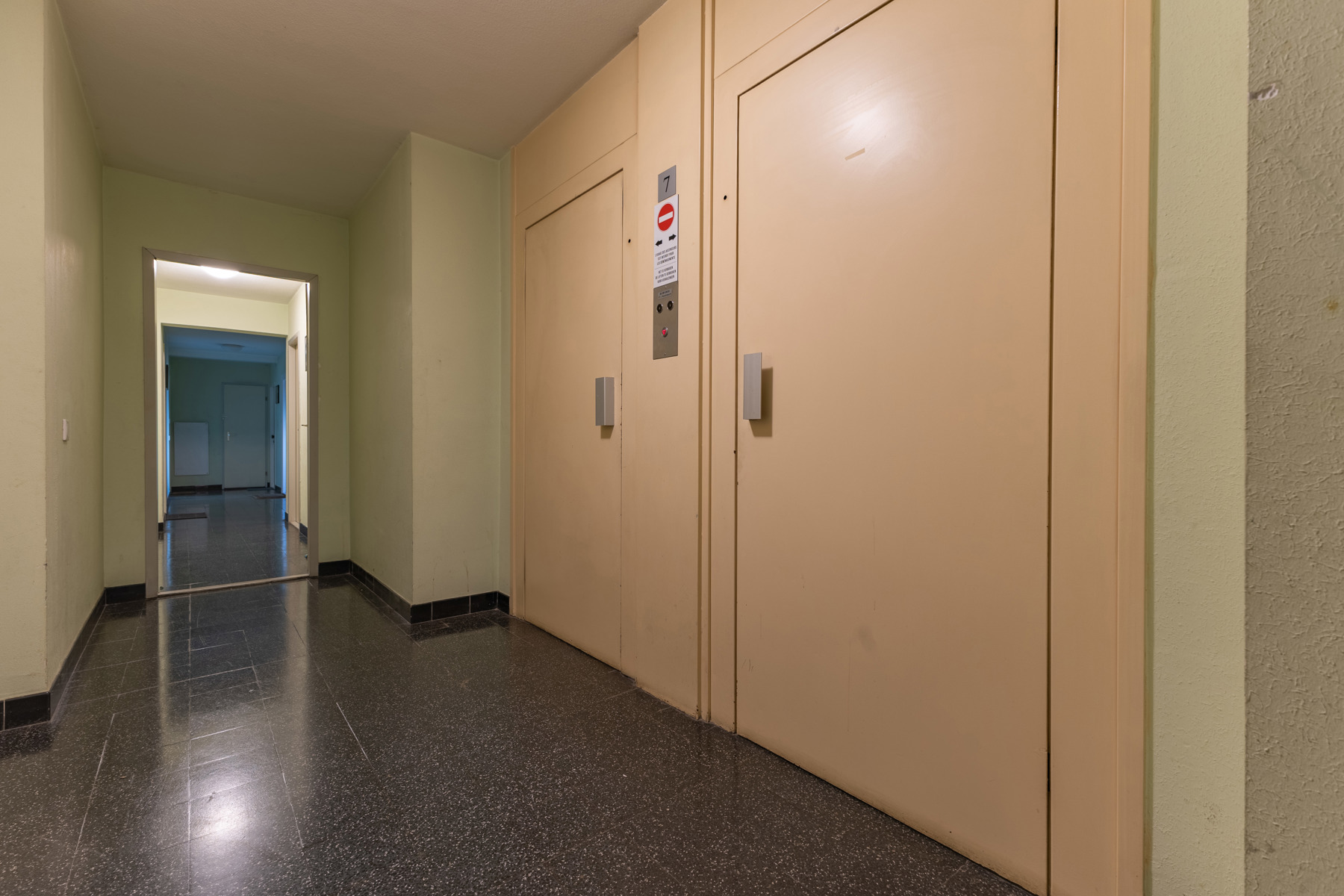 Goed gelegen appartement met twee slaapkamers - foto 4