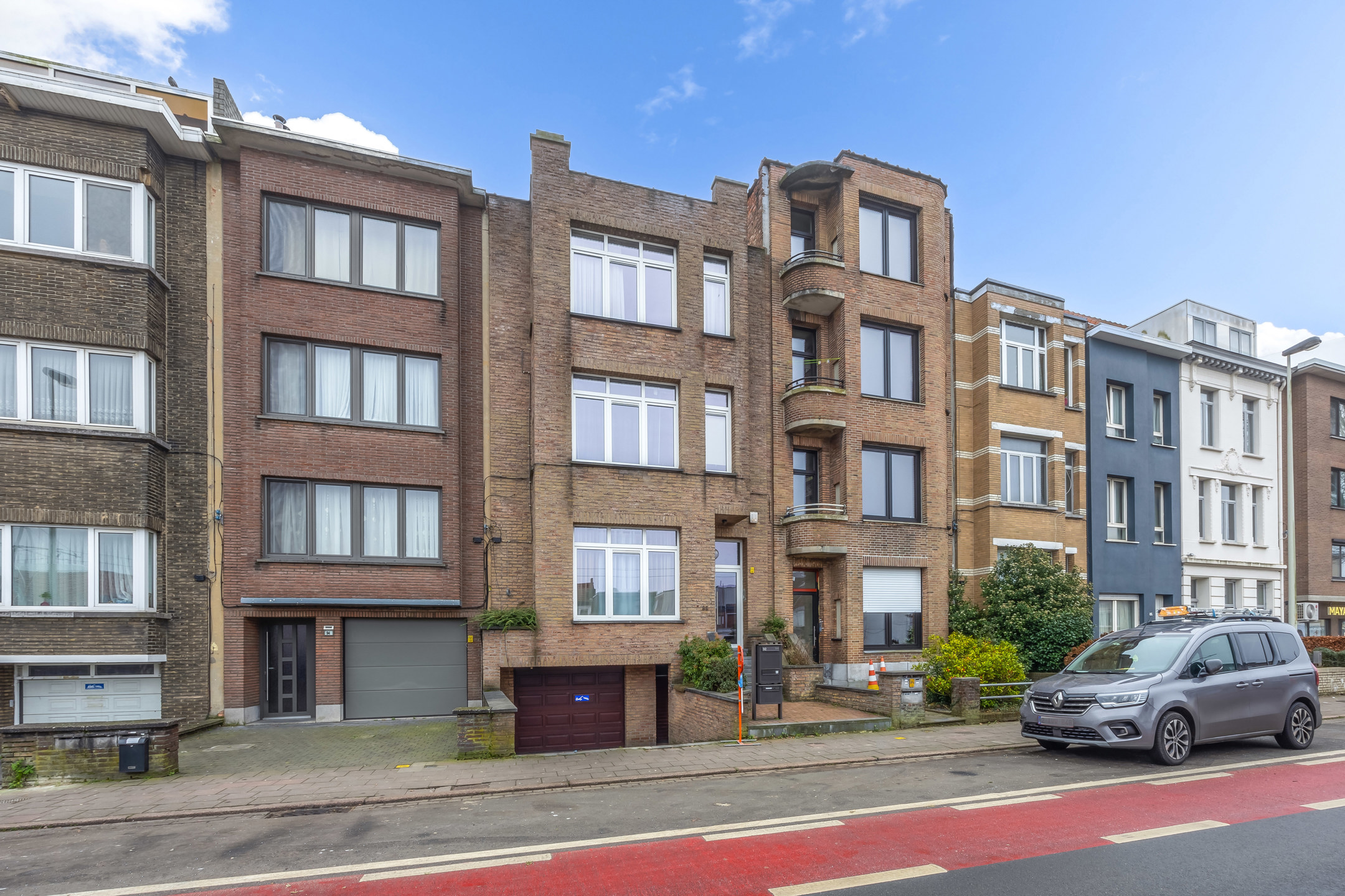 opbrengsteigendom bestaande uit 3 appartementen en 1 garage met oprit - foto 2