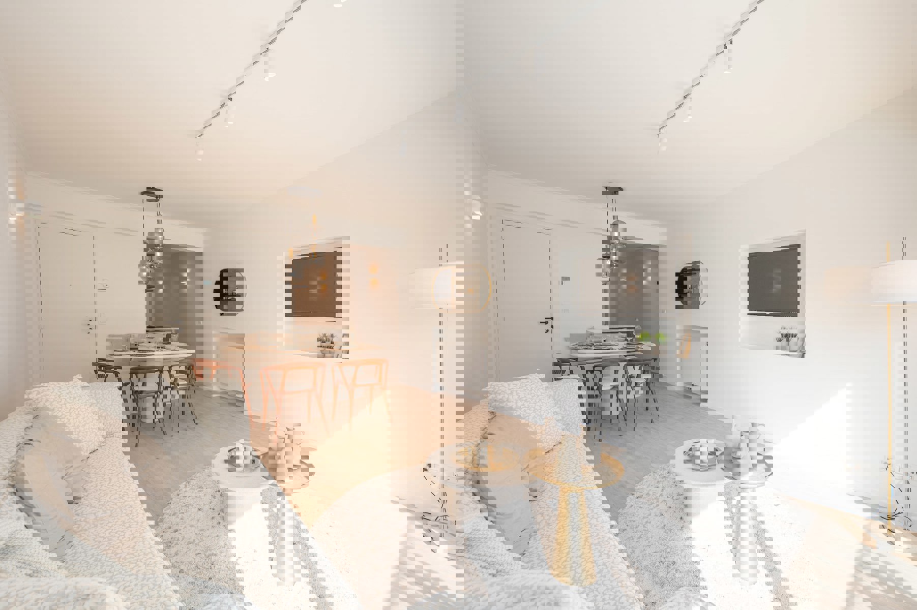 Gerenoveerd 2-slaapkamer appartement met zeezicht - foto 4