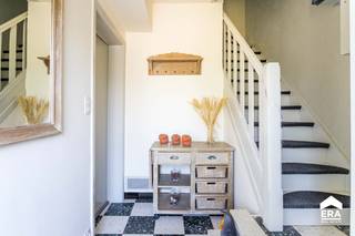 &#127969; Woning te koop in Poperinge met garage en tuinOver de woningDeze gezellige gezinswoning in de Onze-Vrouwedreef in Poperinge biedt tal van...