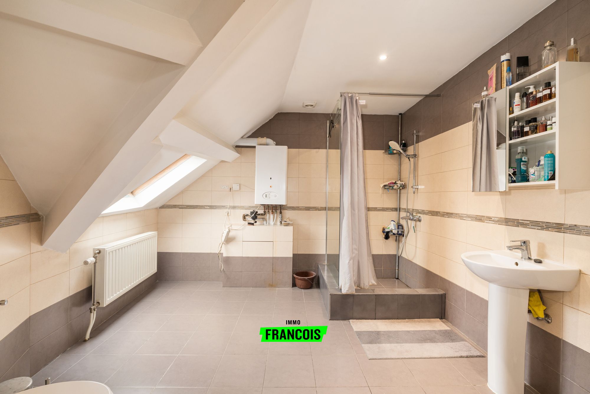 Instapklare opbrengsteigendom met 4 erkende entiteiten dichtbij Tour &amp; Taxis - foto 4