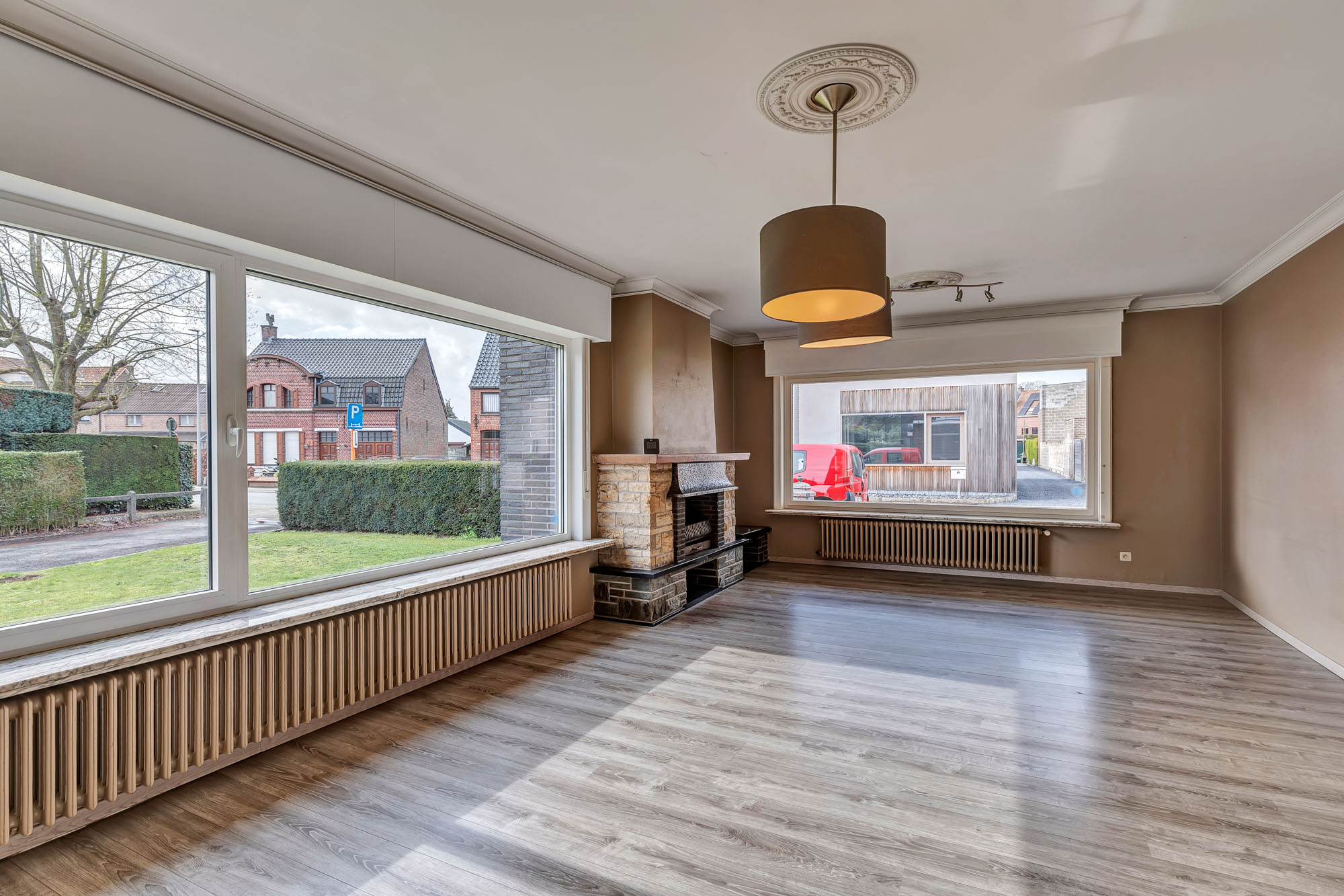 Zeer ruime woning met handelsruimte, garages en zonnige tuin - foto 5