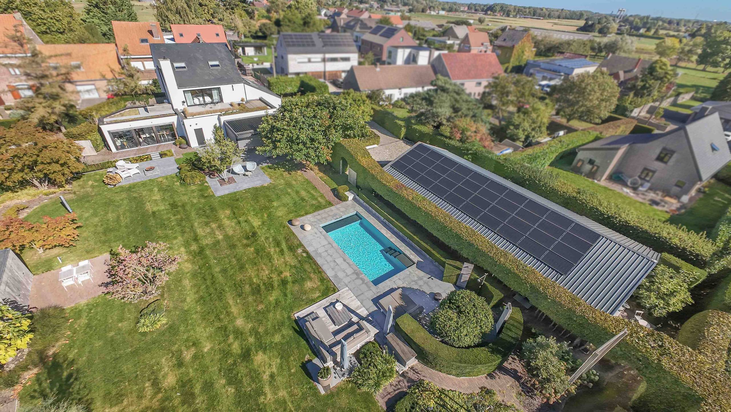 Sublime propriété multifonctionnelle avec jardin exclusif - photo 5