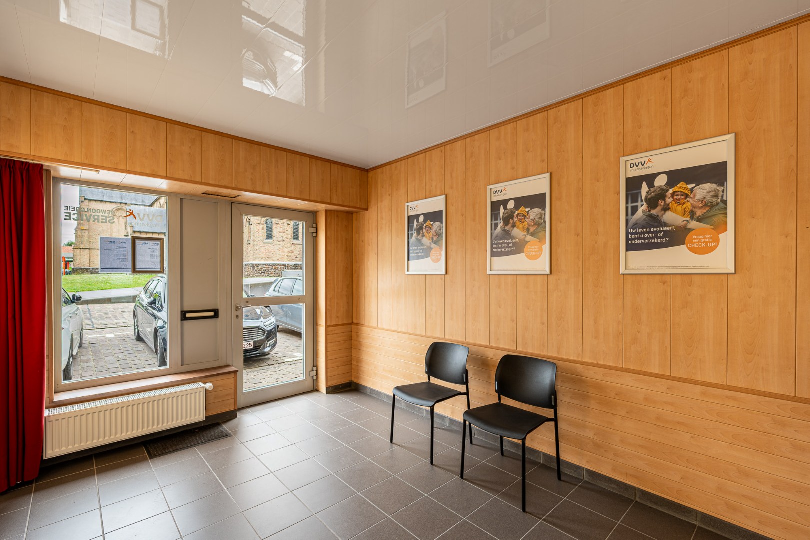 Gelijkvloerse kantoor-/ winkelruimte in het centrum van Moorslede - foto 5