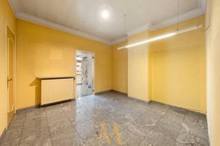 Deze zeer ruime en uitstekend onderhouden woning combineert comfort, bereikbaarheid en tal van mogelijkheden op een toplocatie in Waregem. De...