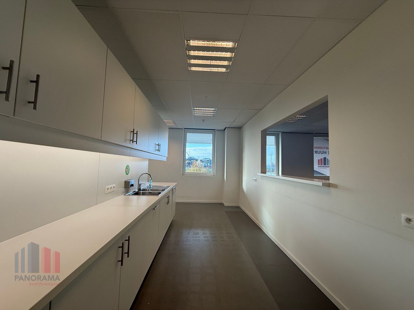 212 m² INSTAPKLARE KANTOREN OP TOPLOCATIE - foto 4