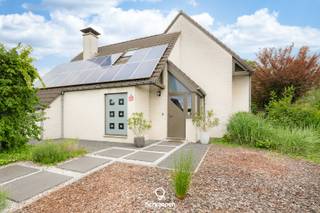 We vinden deze instapklare én energiezuinige gezinswoning (257 m²) met 3 tot 4 slaapkamers terug op een TOP-locatie te Boekt. Voor meer informatie ga naar: https://schraepenvastgoed.be/tekoop/?id=4346450&amp;cgi=1000198