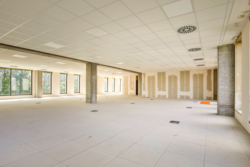 Roeselare - centrum : Kantoorruimte van 306m² bruto en terras op commerciële ligging - foto 3