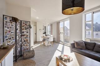 Ben je op zoek naar een instapklaar en energiezuinig appartement in het centrum van Dilsen? Dit duplex appartement op de eerste verdieping heeft...