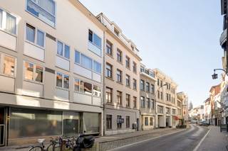 Gelijkvloers wonen in hartje AntwerpenDit gelijkvloers appartement bevindt zich aan Klapdorp 64 bus 001 in 2000 Antwerpen, midden in het bruisende...