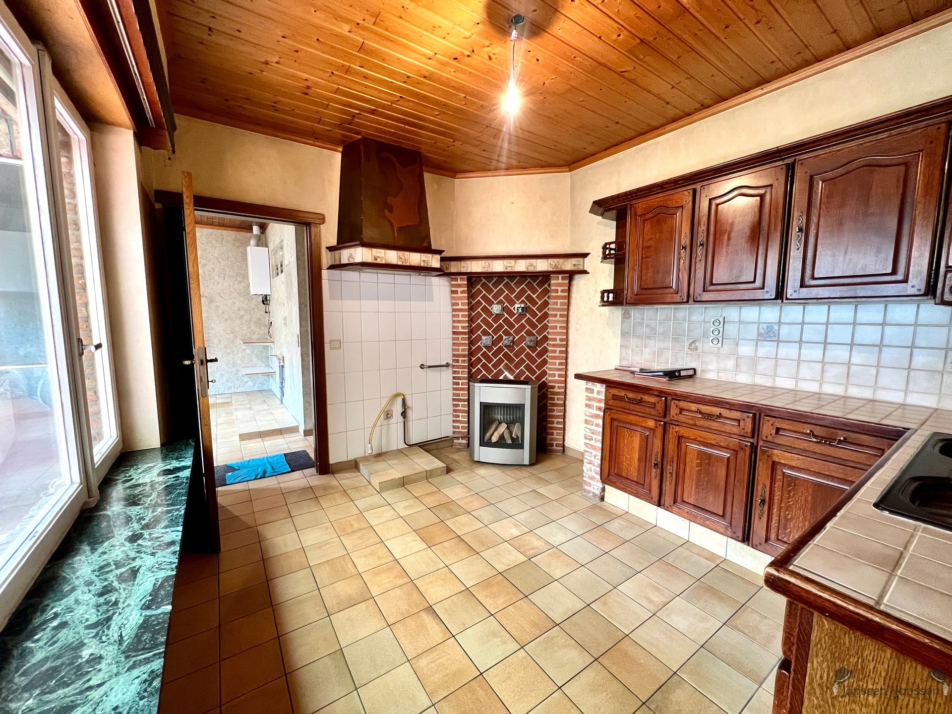 Charmante woning met garage - foto 4