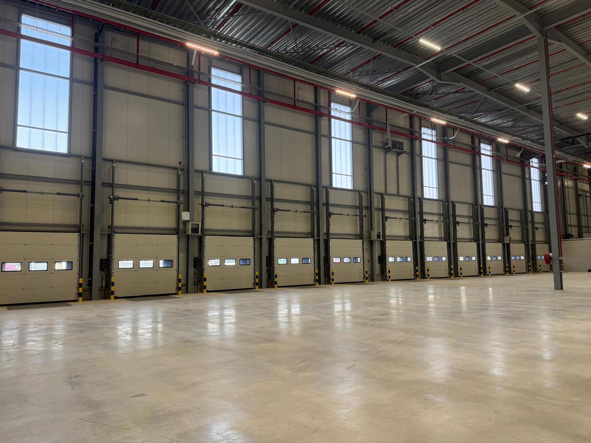Logistiek complex met 25.146 m² magazijnruimte en 1.449 m² kantoorruimte. - foto 4