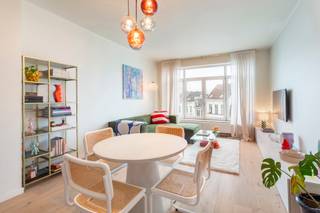 Découvrez cet appartement lumineux et prêt à emménager situé au quatrième étage de la Paleisstraat, à un emplacement de choix entre le...