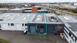 Recente KMO-unit met mezzanine gelegen te Mallekot Lier.Algemeen:- Recente KMO-unit (9 jaar oud)- Gelegen in de KMO zone Mallekot- Gelijkvloers +...