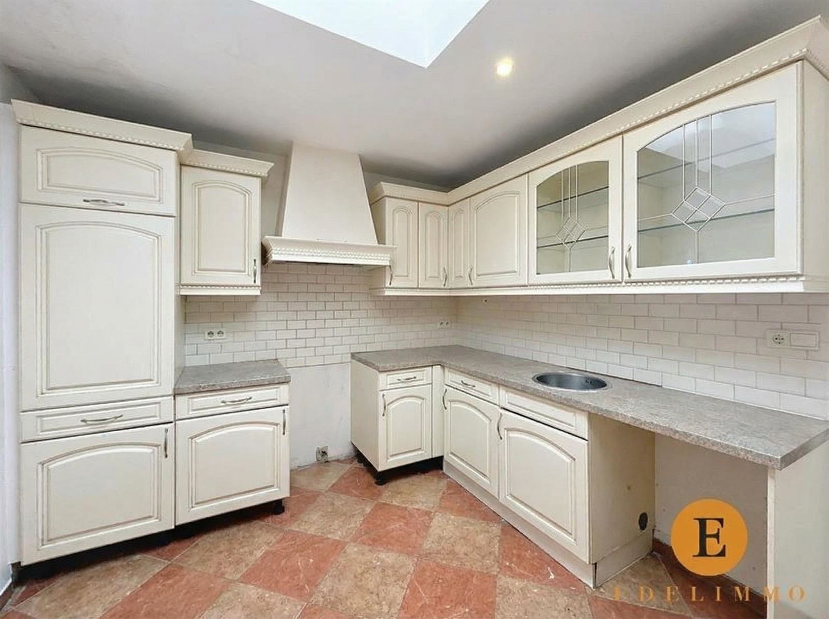 Te renoveren eengezinswoning met potentieel. - foto 4