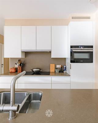 HERZELE - Recent en lichtrijk gelijkvloersappartement met twee slaapkamers Bent u op zoek naar een lichtrijk appartement op een rustige locatie?...