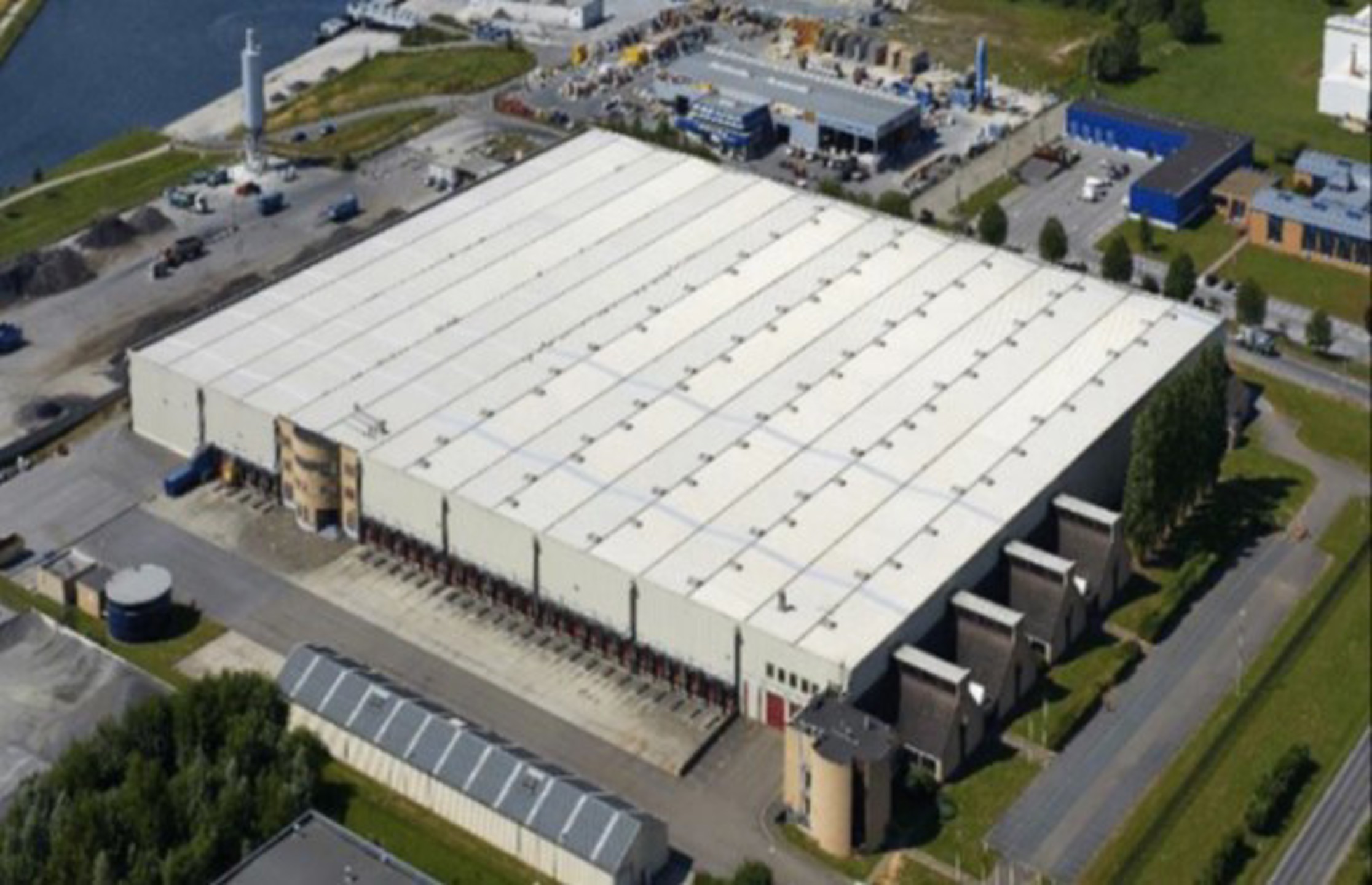 Commercial à louer à La Louvière - photo 1