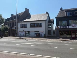 <strong>CASCO HANDELSPAND<br /><br /></strong>Casco handelspand op een commerciële toplocatie in het centrum van Westmalle. Het pand wordt momenteel gestript en kan naargelang de invulling, volledig op maat worden ingericht.<br />Contacteer ons voor meer info of een bezoek.